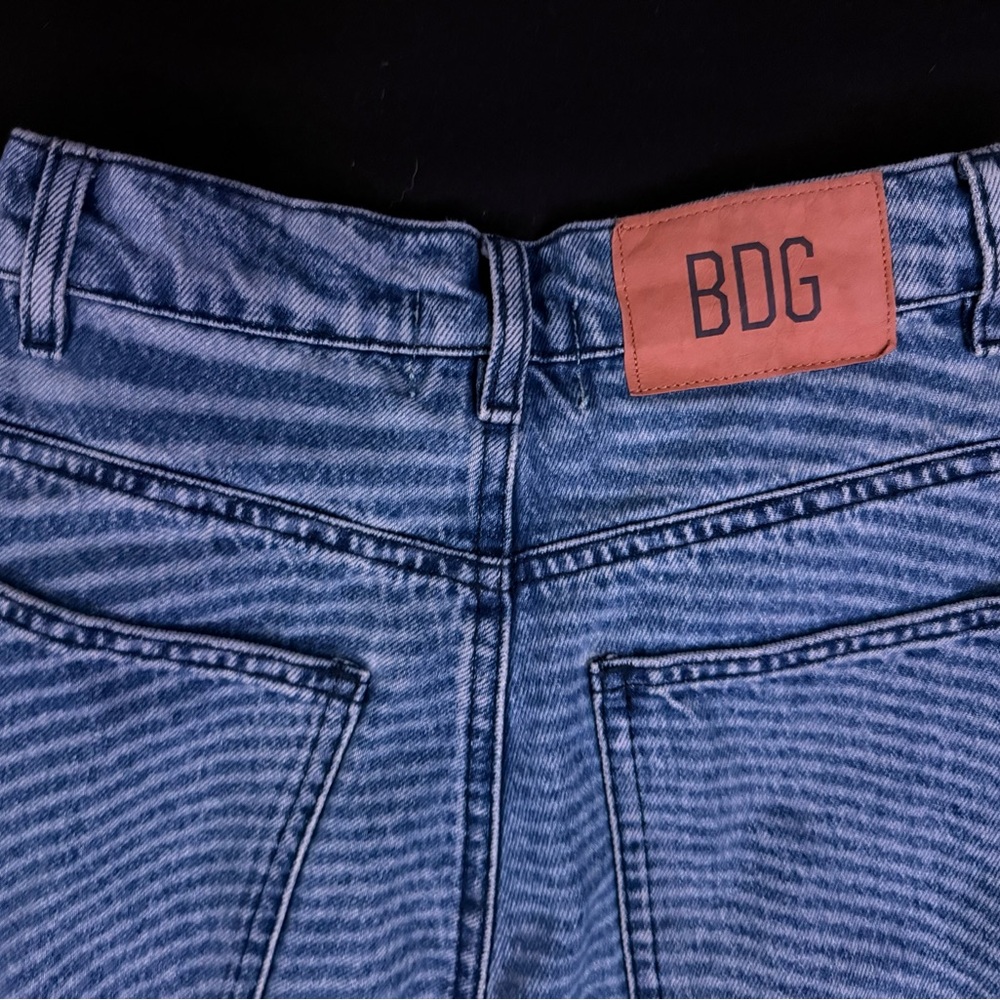 BDG Relaxed Fit Blue Jeans - Picture 2 of 6